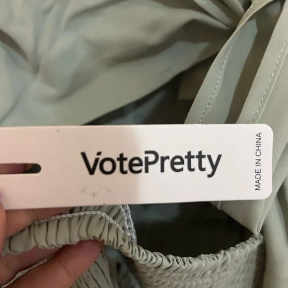 Elegant Green Long Sleeve Dress - Picture 10 of 11